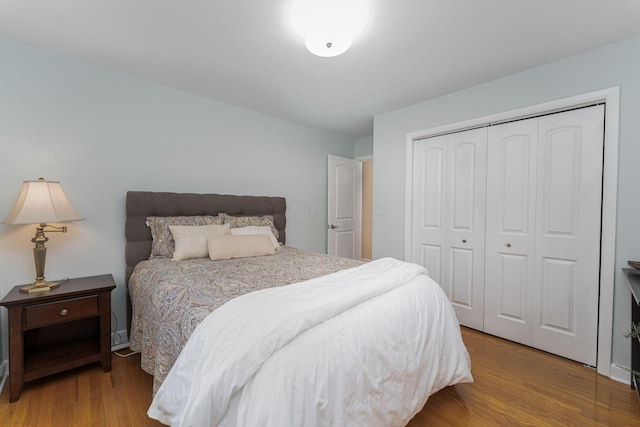 4015 Mountview Rd, Upper Arlington, OH 43220 - bedroom with wood finished floors and a closet