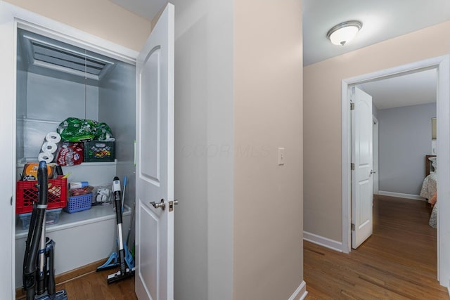 4015 Mountview Rd, Upper Arlington, OH 43220 - hall with wood finished floors and baseboards