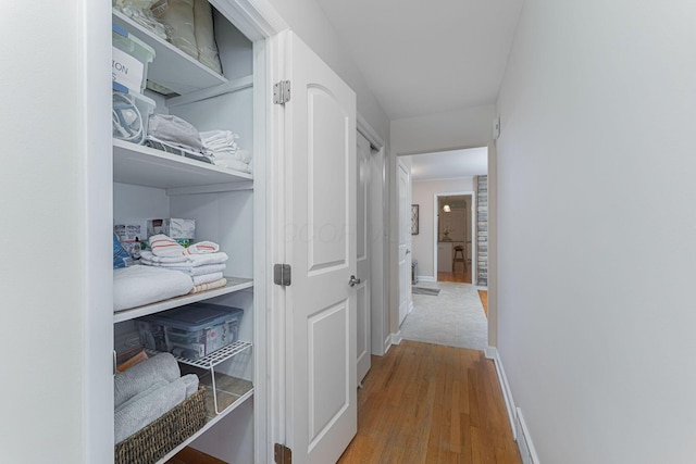 4015 Mountview Rd, Upper Arlington, OH 43220 - hallway featuring wood finished floors and baseboards