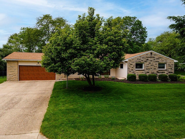 4015 Mountview Rd, Upper Arlington, OH 43220 - view of front of home with stone siding and a front lawn