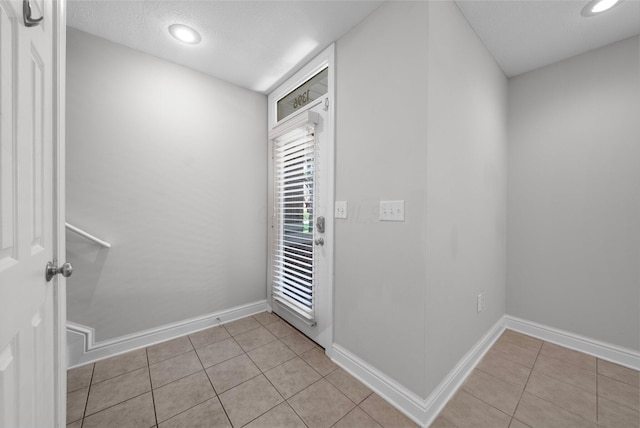 1396 Lower Green Cir, Columbus, OH 43212 - photo 2