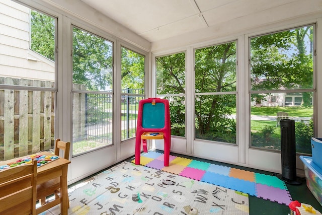 2008 N Edgemont Rd, Upper Arlington, OH 43212 - sunroom / solarium with healthy amount of natural light