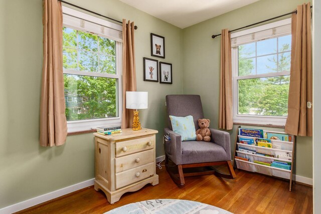 2008 N Edgemont Rd, Upper Arlington, OH 43212 - sitting room featuring wood finished floors and baseboards