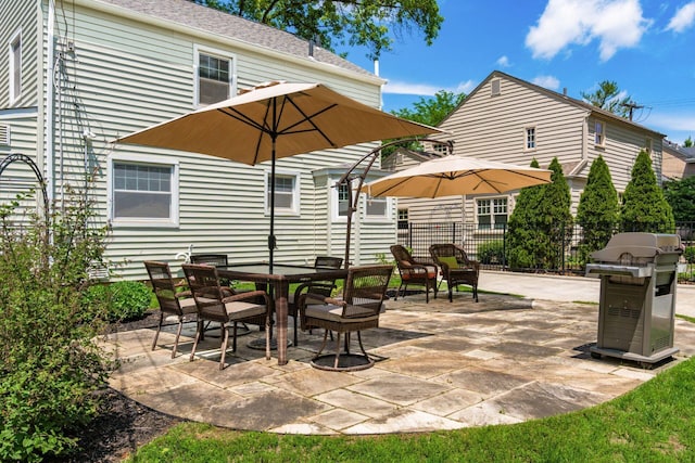 2008 N Edgemont Rd, Upper Arlington, OH 43212 - view of patio featuring area for grilling
