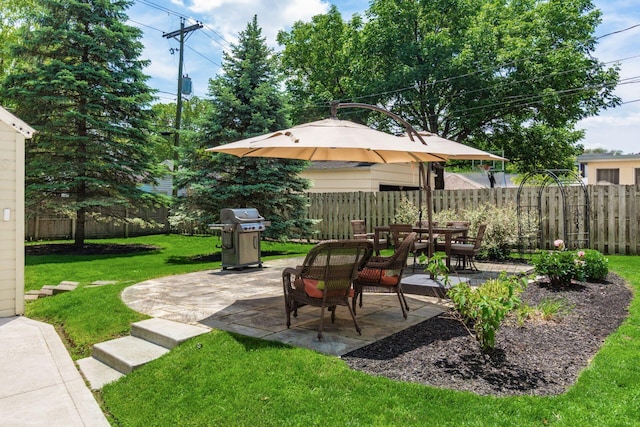 2008 N Edgemont Rd, Upper Arlington, OH 43212 - view of patio featuring grilling area and outdoor dining area