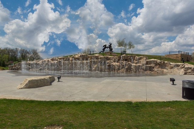6249 Corley Dr, Dublin, OH 43016 - view of home's community