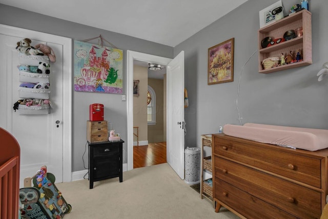 297 S James Rd, Columbus, OH 43213 - bedroom featuring baseboards
