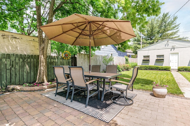 432 E Kossuth St, Columbus, OH 43206 - view of patio featuring outdoor dining space