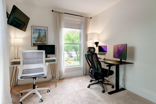 432 E Kossuth St, Columbus, OH 43206 - carpeted office with baseboards