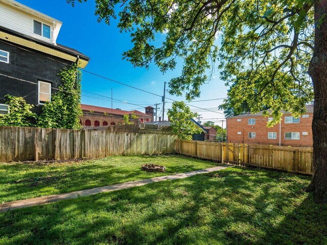 534 Berkeley Rd, Columbus, OH 43205 - view of yard with a fire pit