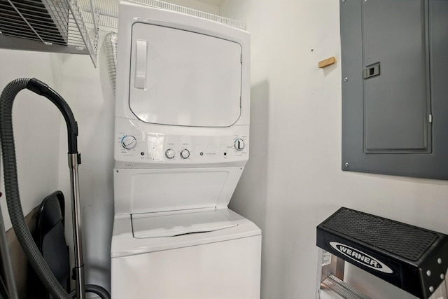 956 N High St Unit 2W, Columbus, OH 43201 - laundry room with stacked washer / dryer and electric panel