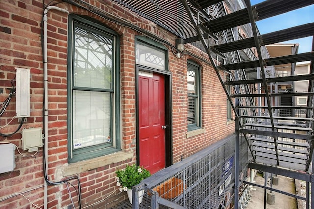 956 N High St Unit 2W, Columbus, OH 43201 - entrance to property with brick siding