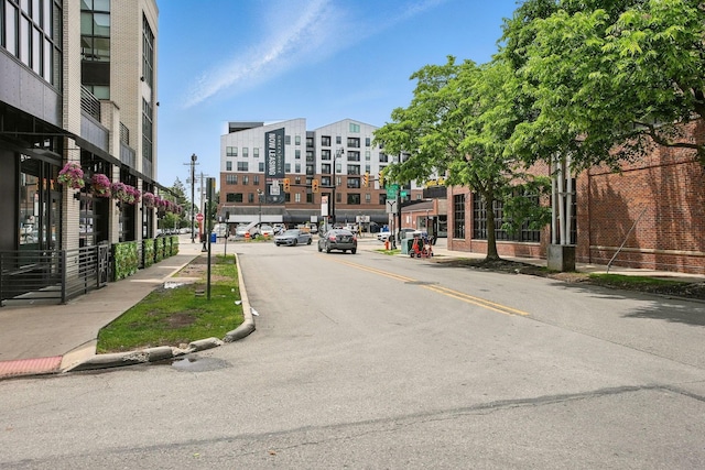 956 N High St Unit 2W, Columbus, OH 43201 - view of asphalt street featuring curbs, sidewalks, and street lighting