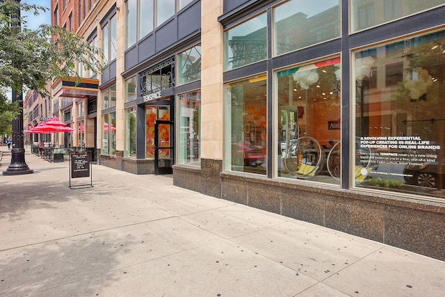 956 N High St Unit 2W, Columbus, OH 43201 - property entrance