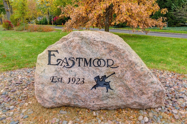 68 N Broadleigh Rd, Columbus, OH 43209 - community / neighborhood sign with a yard