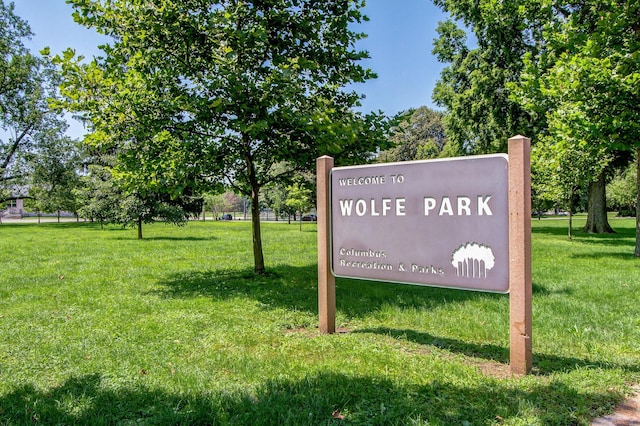 68 N Broadleigh Rd, Columbus, OH 43209 - community / neighborhood sign featuring a lawn