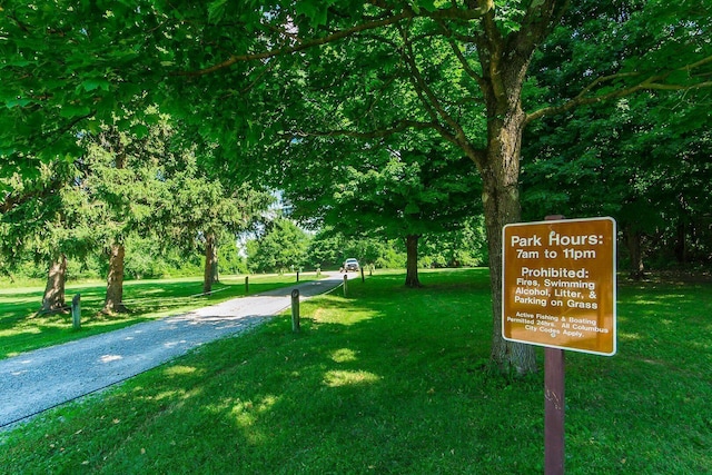 1288 Millstone Sq, Westerville, OH 43081 - surrounding community with a lawn and view of scattered trees