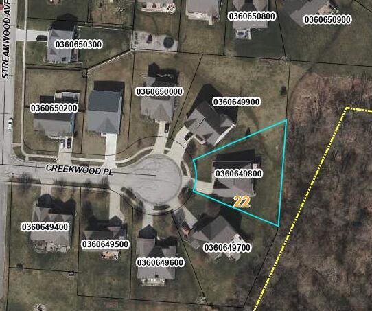 8701 Creekwood Pl, Canal Winchester, OH 43110 - aerial map of property and surrounding area with property parcel outlined