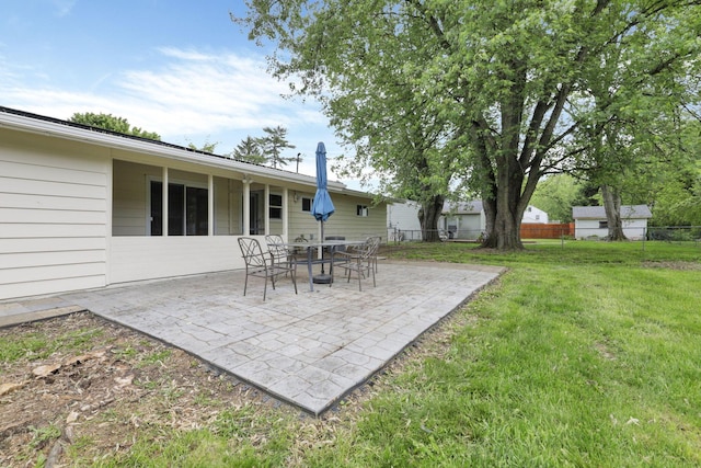 269 N 30th St, Newark, OH 43055 - view of yard featuring a patio area