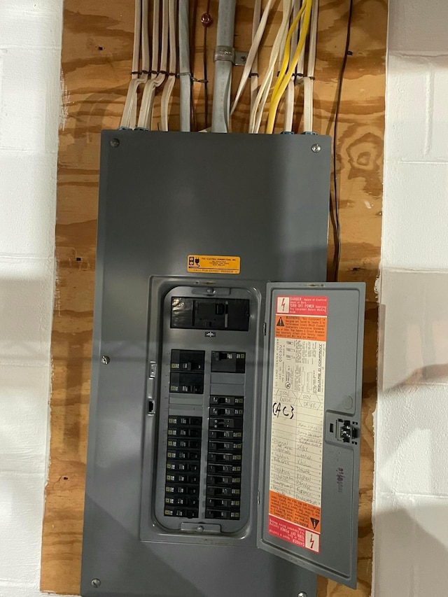6916 Woody Ct, Canal Winchester, OH 43110 - utility room featuring electric panel
