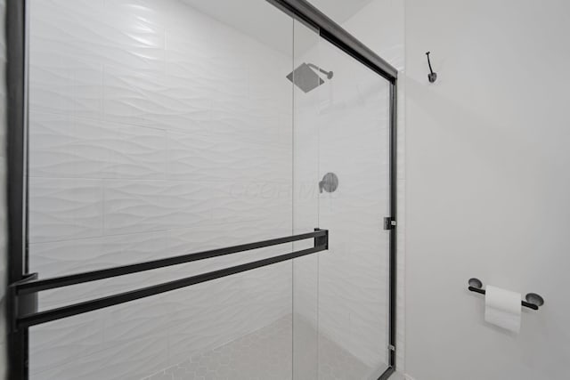 2348 Willowside Ln, Grove City, OH 43123 - bathroom featuring a shower stall