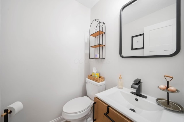 2348 Willowside Ln, Grove City, OH 43123 - bathroom with vanity and toilet