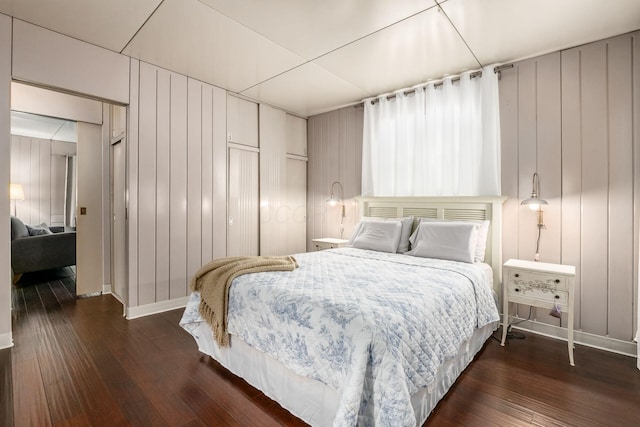 214 Arden Rd, Columbus, OH 43214 - bedroom featuring wood-type flooring, baseboards, and a closet