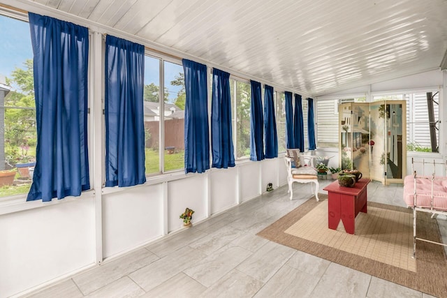 214 Arden Rd, Columbus, OH 43214 - sunroom / solarium with lofted ceiling