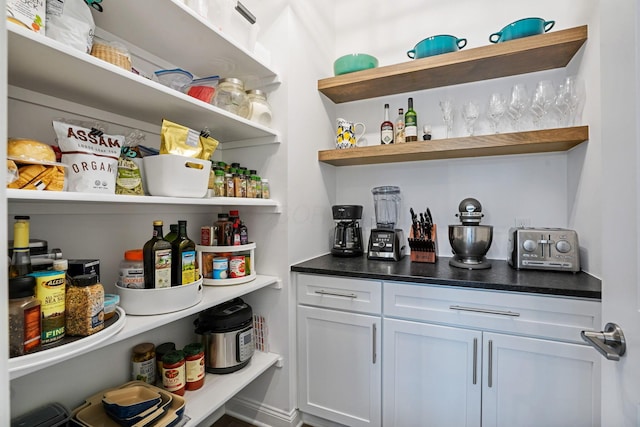 1526 Villa Way, Powell, OH 43065 - view of pantry