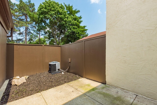 2353 Mccauley Ct Unit 6, Columbus, OH 43220 - view of patio with central air condition unit