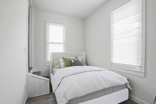 2278 Ridgeway Ave, Columbus, OH 43219 - bedroom featuring wood finished floors and baseboards