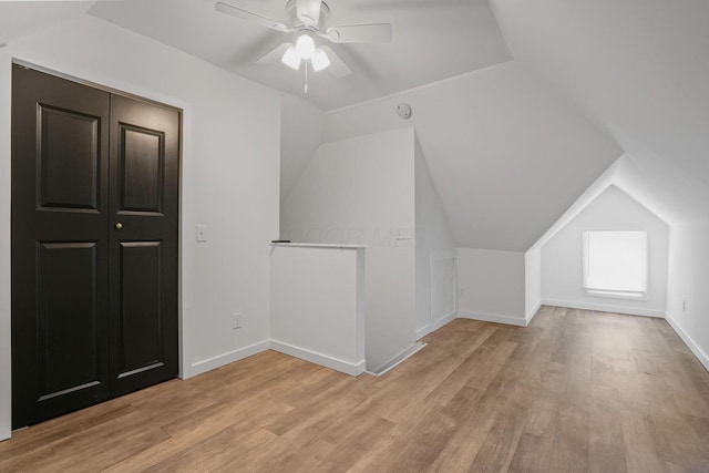 2278 Ridgeway Ave, Columbus, OH 43219 - bonus room featuring lofted ceiling, light wood finished floors, a ceiling fan, and baseboards