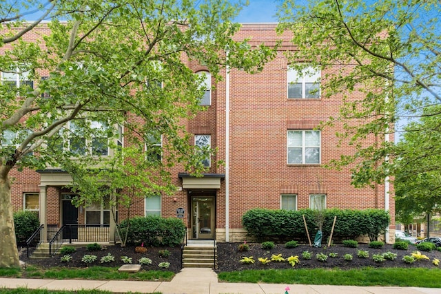 539 W 1st Ave Unit 308, Columbus, OH 43215 - view of front facade with brick siding