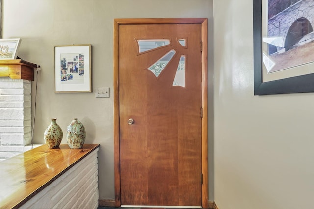 942 Mount Vernon Rd, Newark, OH 43055 - view of doorway