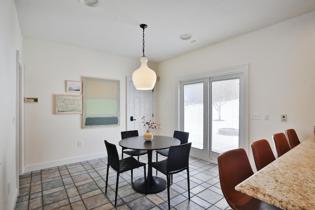 2300 Stonewall Cemetery Rd SW, Lancaster, OH 43130 - dining area with baseboards