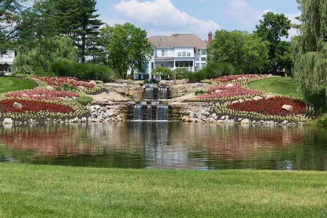 5552 Quail Hollow Way, Westerville, OH 43082 - view of community featuring a water view and a lawn