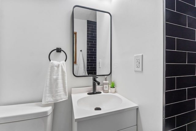 5148 Riverbirch Dr N, Columbus, OH 43229 - bathroom featuring toilet and vanity