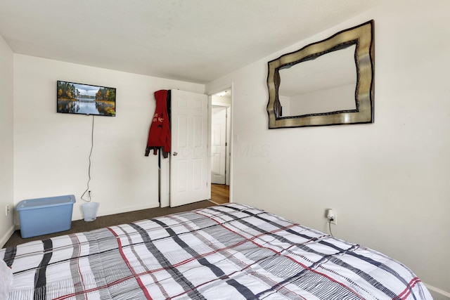 5042 Lindora Dr, Columbus, OH 43232 - unfurnished bedroom featuring carpet flooring and baseboards