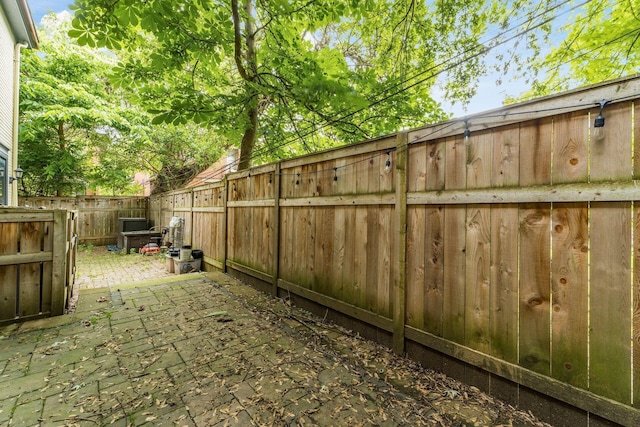 688 S 5th St, Columbus, OH 43206 - fenced backyard featuring a patio area
