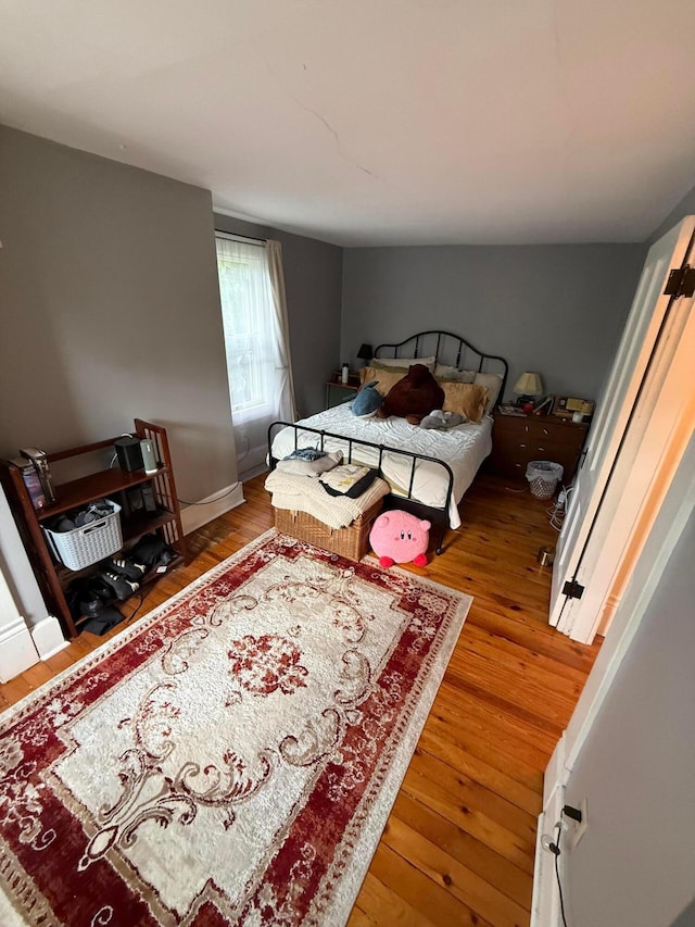 688 S 5th St, Columbus, OH 43206 - bedroom with wood finished floors