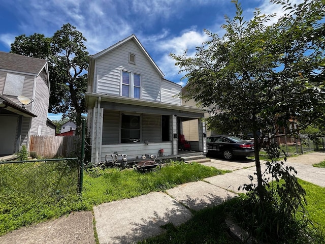 40 Wisconsin Ave, Columbus, OH 43222 - view of front of home featuring a porch