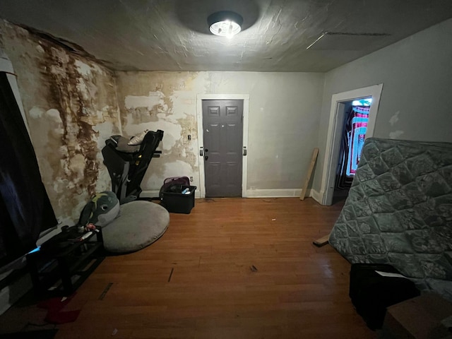 40 Wisconsin Ave, Columbus, OH 43222 - exercise room featuring wood finished floors