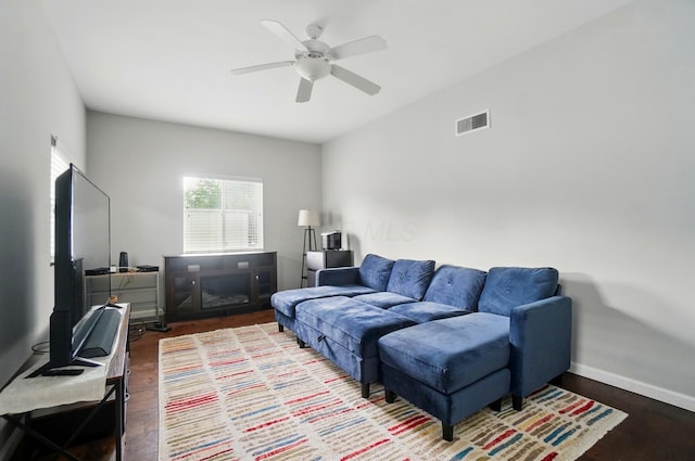 1096 Lancaster Ave, Reynoldsburg, OH 43068 - living area featuring wood finished floors, a ceiling fan, and baseboards
