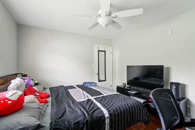 1096 Lancaster Ave, Reynoldsburg, OH 43068 - bedroom featuring ceiling fan
