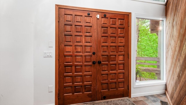4171 Clotts Rd, Columbus, OH 43230 - foyer entrance featuring baseboards