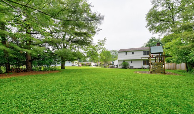 114 Highland Ave, Worthington, OH 43085 - view of yard featuring stairs