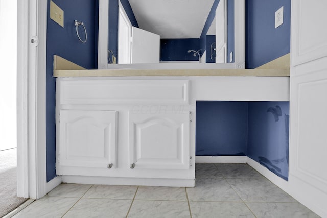 6446 Berry Pond Way, Canal Winchester, OH 43110 - detailed view of baseboards
