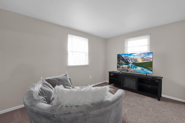 1508 Ives Ave, Reynoldsburg, OH 43068 - carpeted living area with baseboards