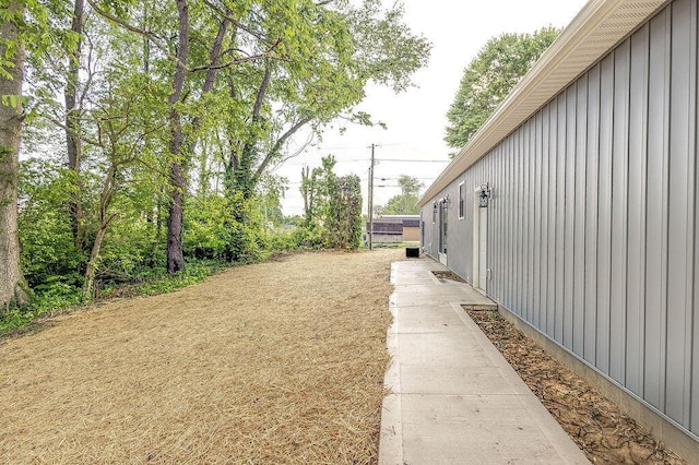 228 E Walnut St, Danville, OH 43014 - view of yard
