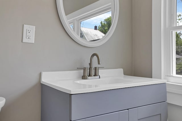 901 E Vine St, Mount Vernon, OH 43050 - bathroom with vanity